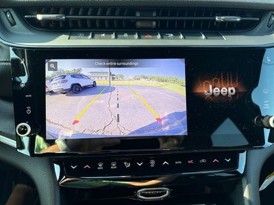 2027 Jeep Grand Cherokee GRAND CHEROKEE LAREDO ALTITUDE 4X4