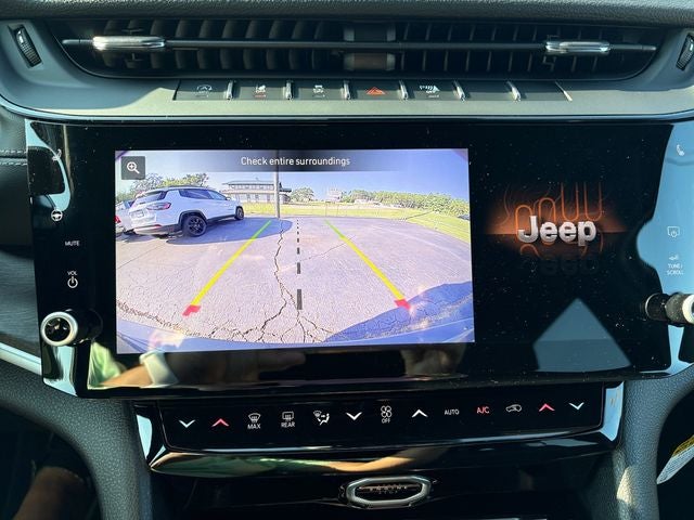 2027 Jeep Grand Cherokee GRAND CHEROKEE LAREDO ALTITUDE 4X4