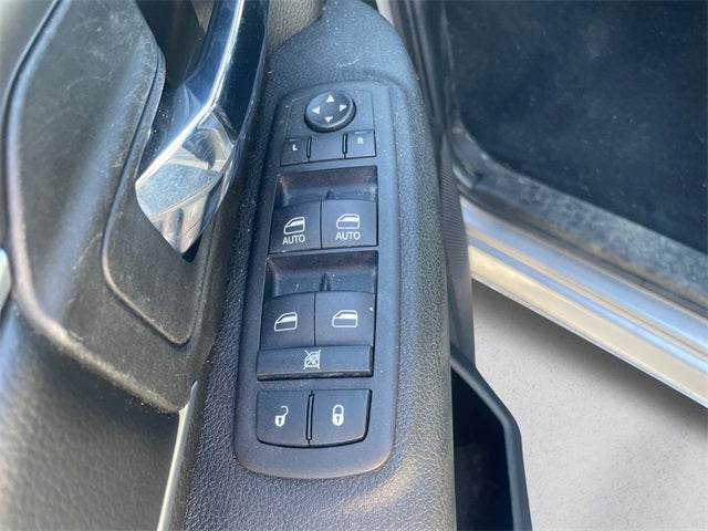 2024 RAM 1500 Classic Warlock Crew Cab 4x4 5'7' Box