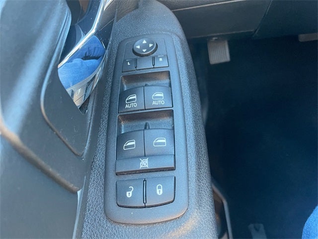 2024 RAM 1500 Classic Warlock Crew Cab 4x4 5'7' Box