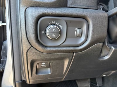 2024 RAM 1500 Big Horn Crew Cab 4x4 5'7' Box
