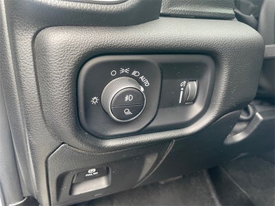 2024 RAM 1500 Big Horn Crew Cab 4x4 5'7' Box