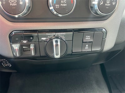 2024 RAM 1500 Big Horn Crew Cab 4x4 5'7' Box