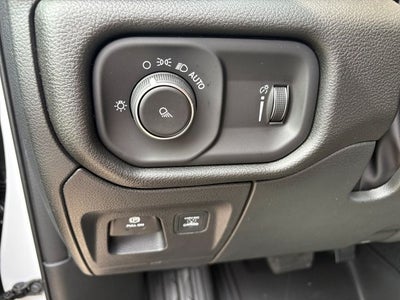 2026 RAM Ram 1500 RAM 1500 TRADESMAN CREW CAB 4X4 5'7' BOX