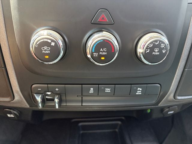 2018 RAM 3500 Tradesman Crew Cab 4x4 8' Box