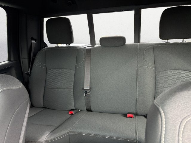 2027 RAM Ram 2500 RAM 2500 BLACK EXPRESS CREW CAB 4X4 6'4' BOX
