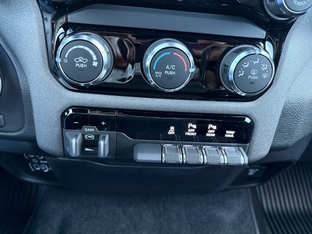 2027 RAM Ram 1500 RAM 1500 WARLOCK CREW CAB 4X4 5'7' BOX