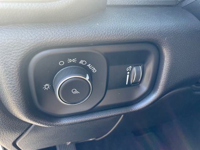 2023 RAM 2500 Tradesman Crew Cab 4x4 6'4' Box