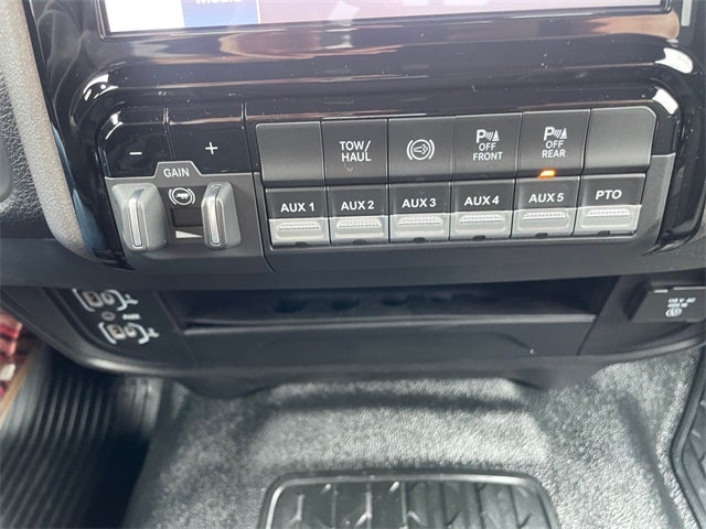 2026 RAM Ram 5500 Chassis Cab RAM 5500 TRADESMAN CHASSIS CREW CAB 4X4 60' CA