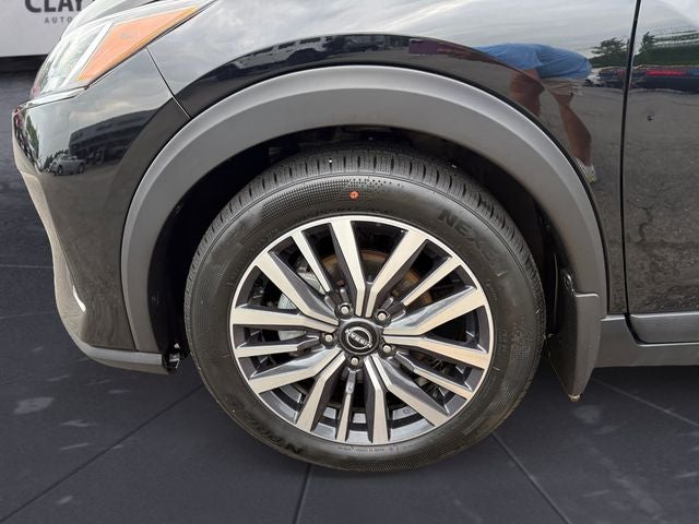 2022 Nissan Kicks SV Xtronic CVT