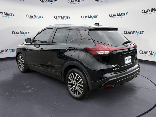 2022 Nissan Kicks SV Xtronic CVT